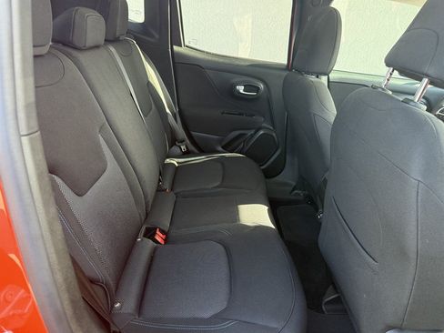 Used 2021 Jeep Renegade Latitude AWD/4WD image 12