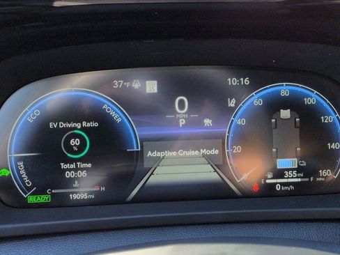 Used 2023 Toyota Crown XLE image 14