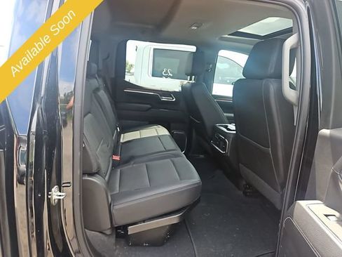 Used 2023 GMC Sierra 1500 Denali w/ Technology Package AWD/4WD image 9