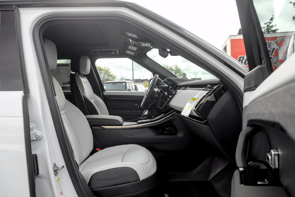 New 2027 Land Rover Range Rover Sport Dynamic SE AWD/4WD image 22