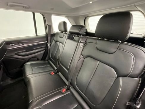Used 2023 Jeep Grand Cherokee Limited AWD/4WD image 7