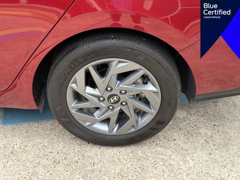 Used 2024 Hyundai Elantra SEL FWD image 7