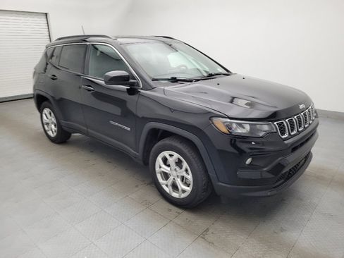 Used 2024 Jeep Compass Latitude AWD/4WD image 11