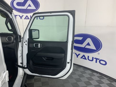 Used 2020 Jeep Gladiator Rubicon AWD/4WD image 38