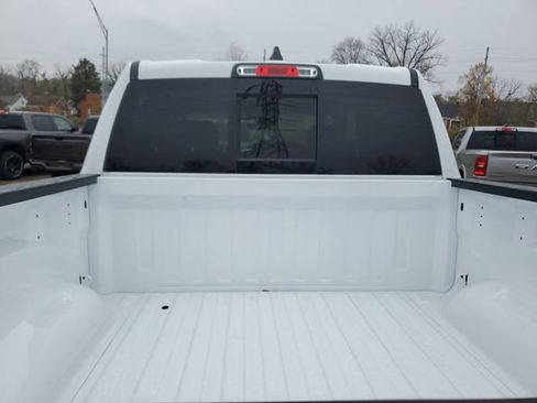 New 2026 RAM 1500 4x4 Crew Cab image 5