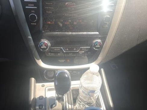 Used 2020 Nissan Murano SV w/ Premium Package image 11