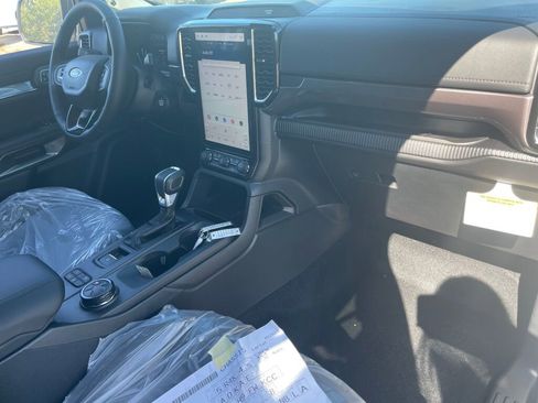 New 2025 Ford Ranger Lariat w/ Black Appearance Package image 16