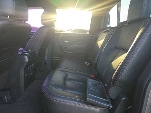 Used 2021 Nissan Titan PRO-4X w/ Pro-4x Convenience Package AWD/4WD image 8