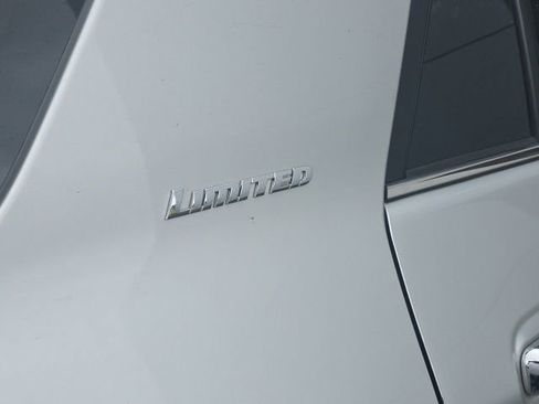 Used 2022 Toyota 4Runner Limited AWD/4WD image 10