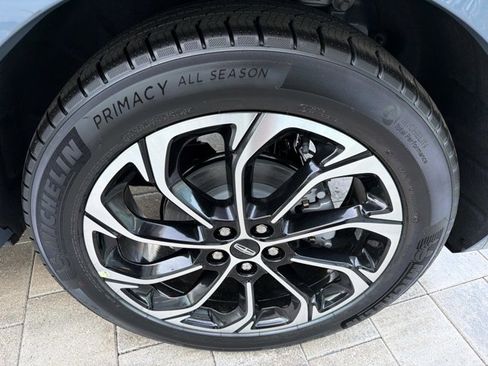 New 2026 Lincoln Nautilus Reserve AWD/4WD image 32