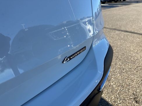 New 2026 Volkswagen Taos SE AWD/4WD image 12
