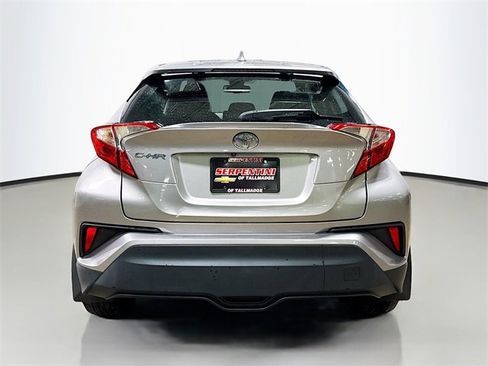 Used 2018 Toyota C-HR XLE image 8