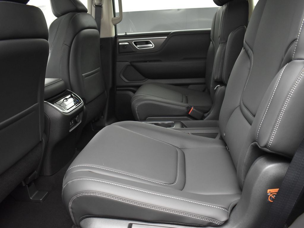 Used 2025 INFINITI QX80 Pure RWD image 16