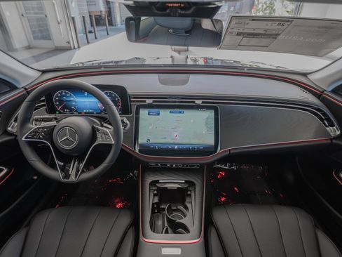 Used 2026 Mercedes-Benz E 350 Sedan image 8