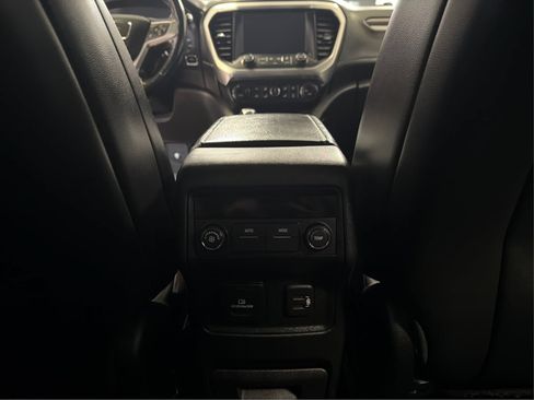 Used 2019 GMC Acadia SLT AWD/4WD image 25