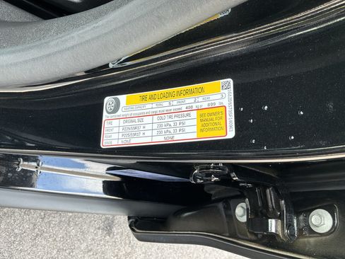 Used 2025 Chevrolet Malibu LT FWD image 34