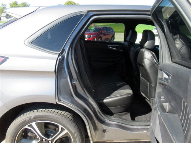 Used 2022 Ford Edge ST AWD/4WD image 17