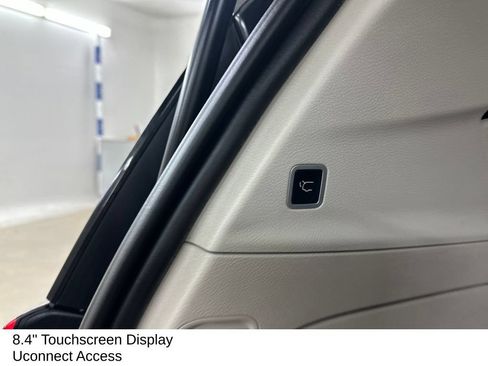 Used 2017 Chrysler Pacifica Touring-L Plus FWD image 27