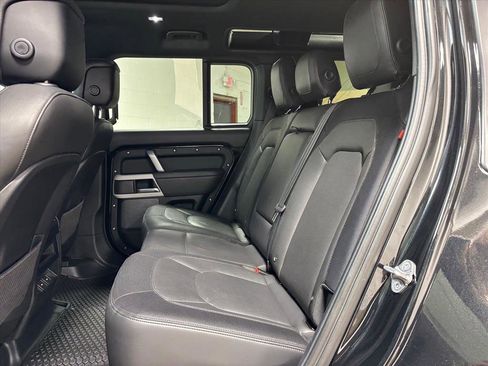 Used 2023 Land Rover Defender 110 X-Dynamic SE image 29
