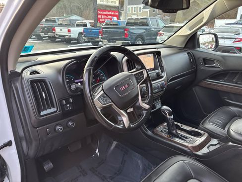 Used 2022 GMC Canyon Denali image 10