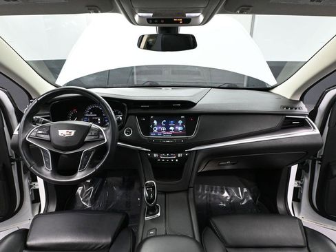Used 2017 Cadillac XT5 Luxury image 27
