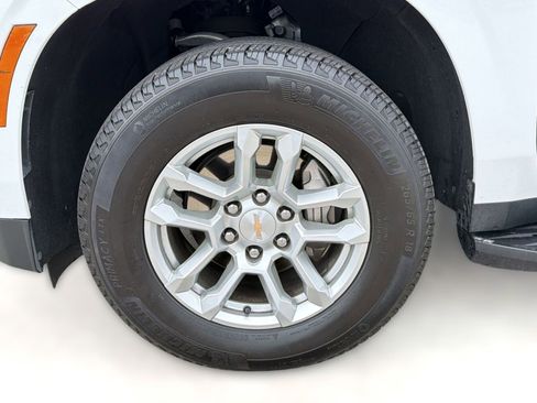 Certified 2025 Chevrolet Tahoe LT AWD/4WD image 11
