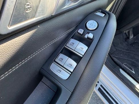 Used 2020 BMW X7 xDrive40i w/ Cold Weather Package image 11