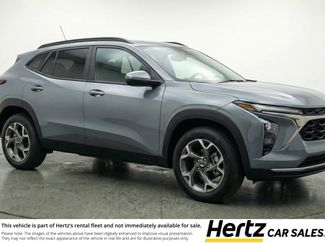 Used 2025 Chevrolet Trax LT video 1