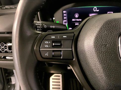 Used 2023 Honda Accord Sport image 18