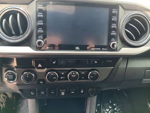 Used 2023 Toyota Tacoma TRD Off-Road w/ TRD Premium Off Road Package AWD/4WD image 18