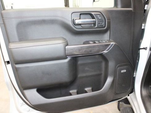 Used 2019 Chevrolet Silverado 1500 LTZ image 17