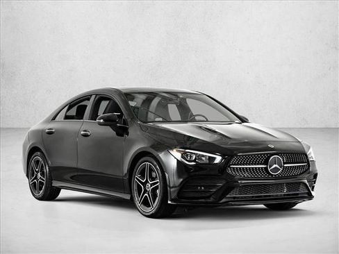 Used 2023 Mercedes-Benz CLA 250 4MATIC image 3