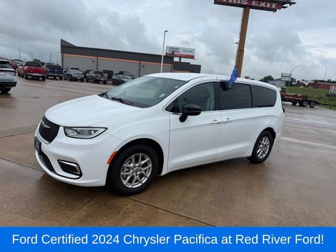 Used 2024 Chrysler Pacifica Touring-L FWD image 1
