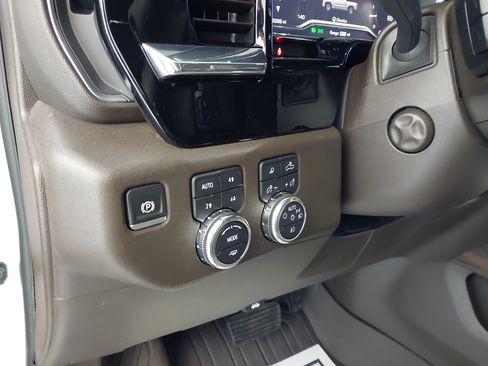 Used 2024 GMC Sierra 1500 SLT w/ SLT Premium Plus Package AWD/4WD image 24