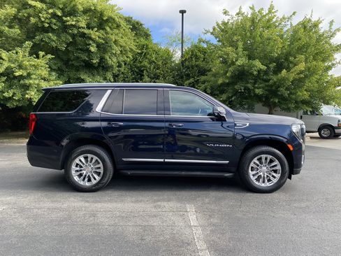 Used 2021 GMC Yukon SLT w/ SLT Premium Package AWD/4WD image 10