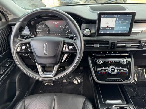 Used 2022 Lincoln Corsair Standard w/ Premium Package image 4