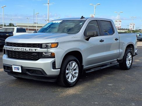 Used 2022 Chevrolet Silverado 1500 Custom w/ Safety Confidence Package image 3