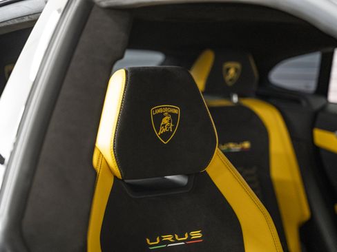 Used 2022 Lamborghini Urus AWD/4WD image 28