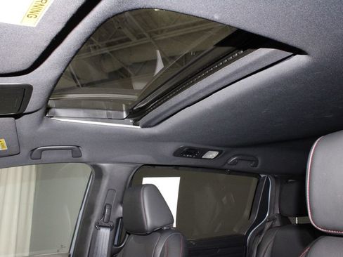 Used 2025 Honda Odyssey Sport-L image 32