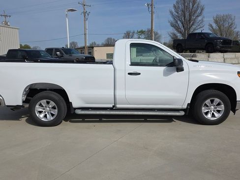 Used 2025 Chevrolet Silverado 1500 W/T image 7