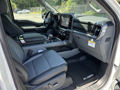 New 2025 Ford F150 Lariat w/ Equipment Group 502A High image 24