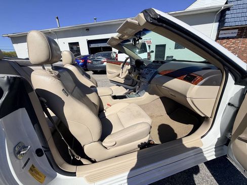 Used 2006 Toyota Solara SLE FWD image 11