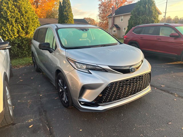Used 2023 Toyota Sienna XSE FWD 360° Tour