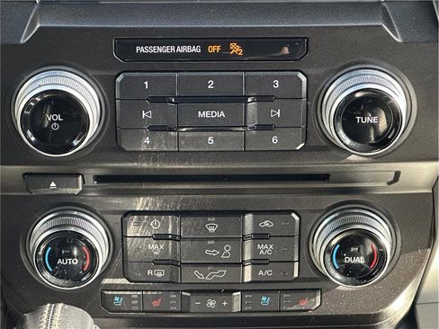 Used 2018 Ford F150 Lariat w/ Equipment Group 502A Luxury image 25