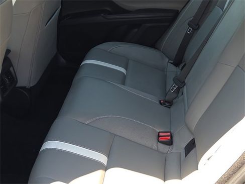 Used 2025 Toyota Camry SE image 15