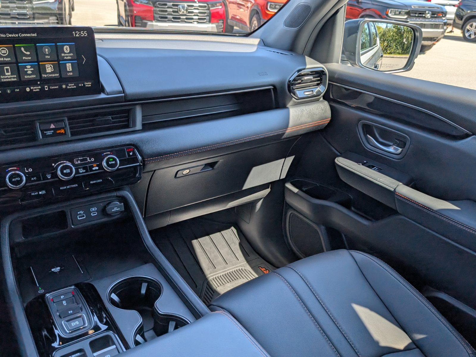 Certified 2025 Honda Pilot TrailSport image 9