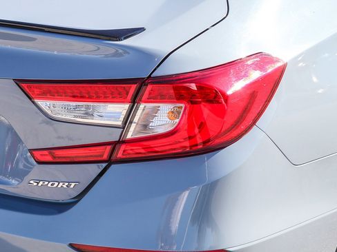 Used 2021 Honda Accord Sport image 9