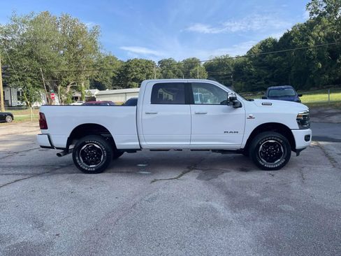 Used 2026 RAM 2500 Laramie AWD/4WD image 2