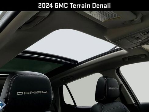 Used 2024 GMC Terrain Denali w/ Denali Premium Package image 29