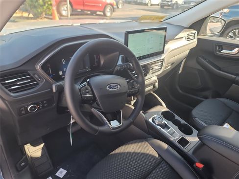 New 2026 Ford Escape SE image 13